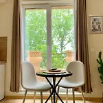 Compact Apartman