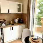 Compact Apartman Napospart
